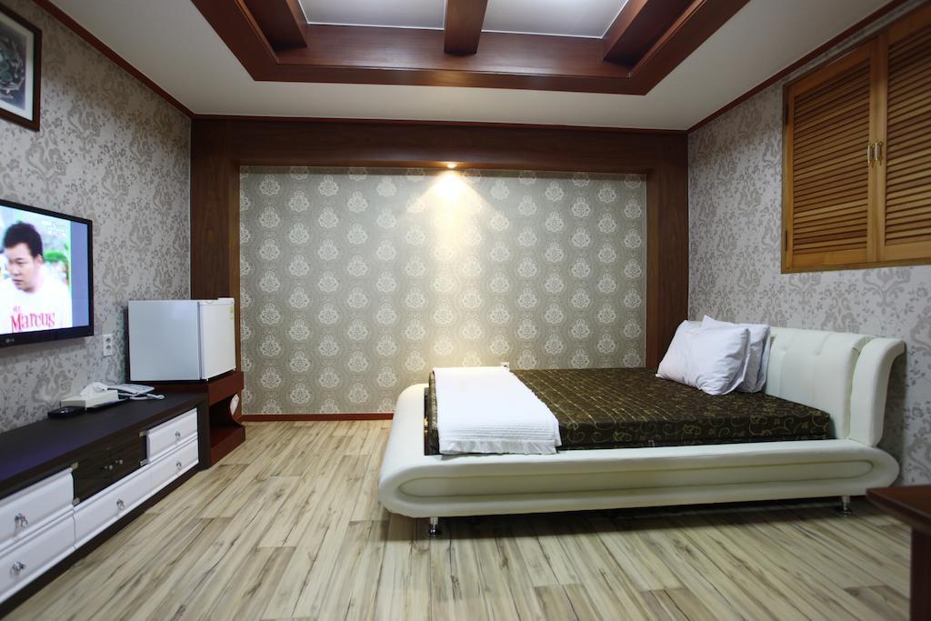 Galleria Hotel Andong Szoba fotó
