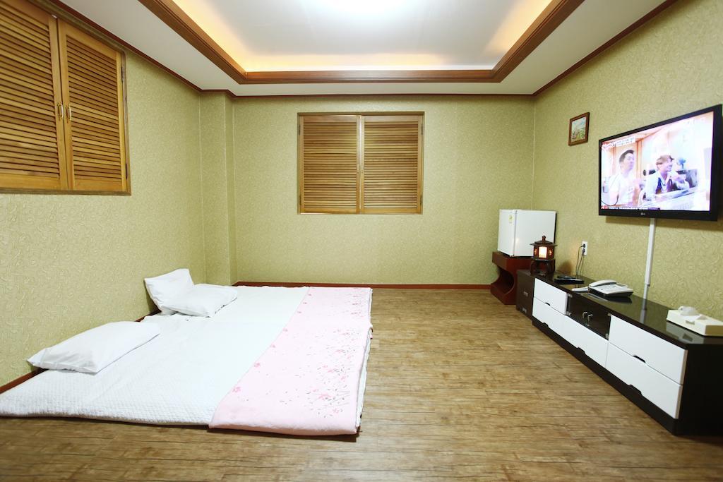 Galleria Hotel Andong Szoba fotó